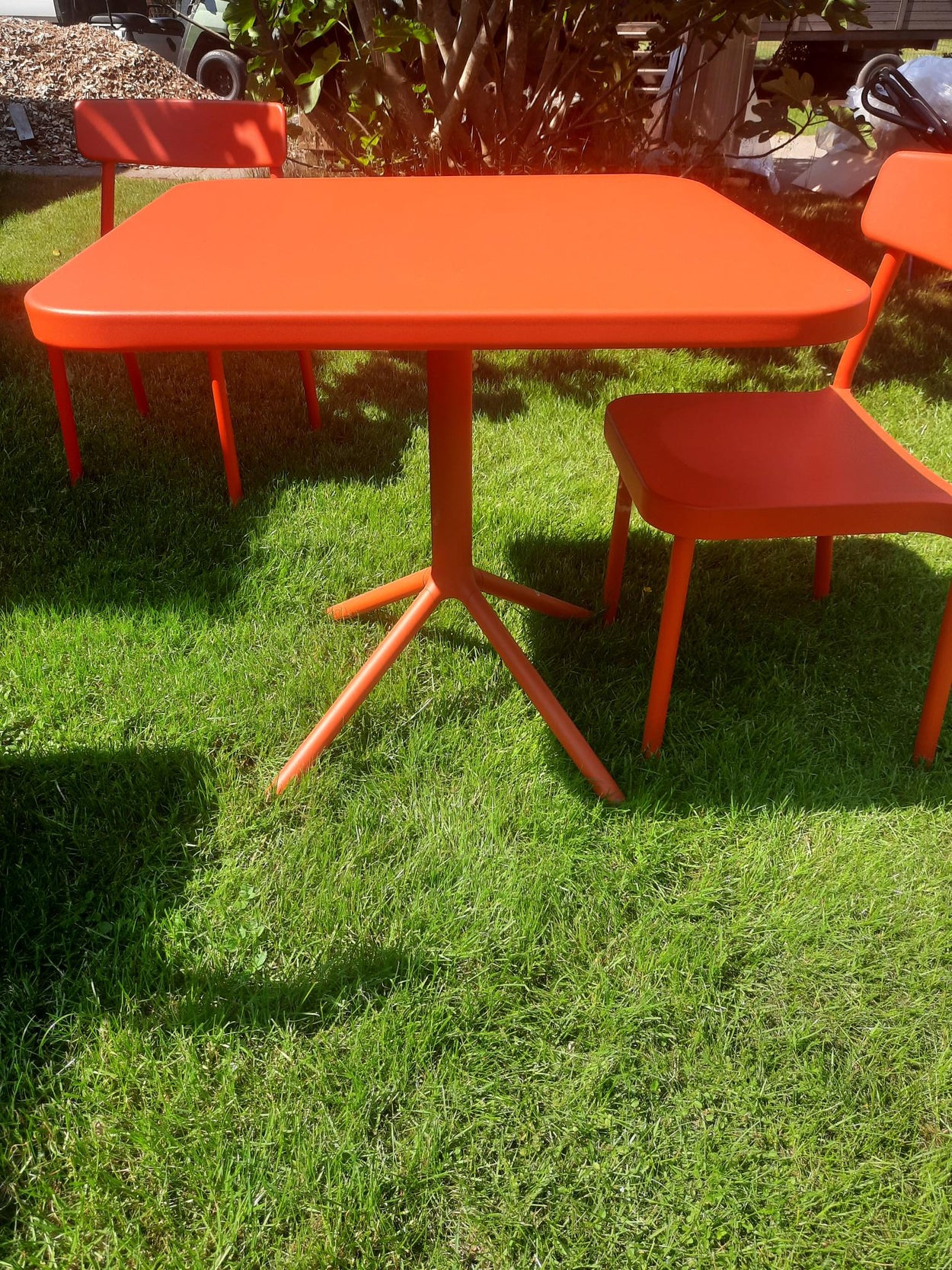 Set Grace tafel 80x80 met vierkante rand + Grace chair x4