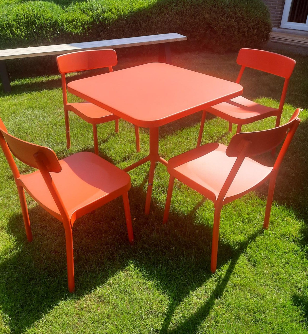 Set Grace tafel 80x80 met vierkante rand + Grace chair x4