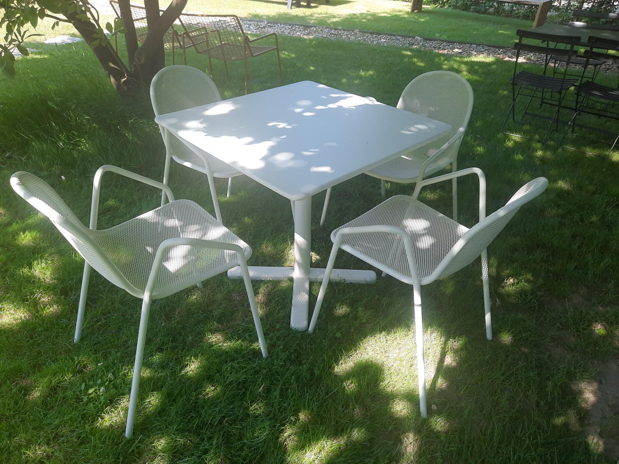 Set Darwin tafel 80x80 / Nova armchair x4