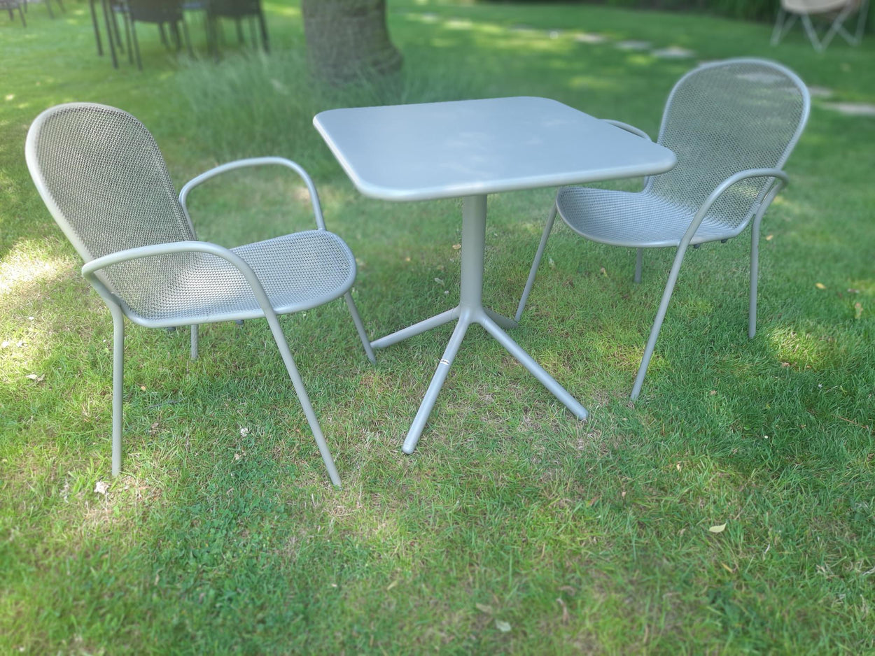 Set Grace tafel 70x70 met afgeronde rand en Ronda X armchair x2