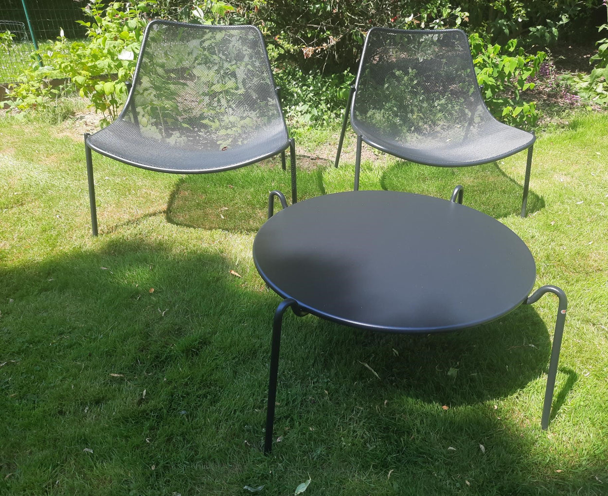 Set Round loungestoelen x2 + Rio R50 Ø80 cm Coffee Table