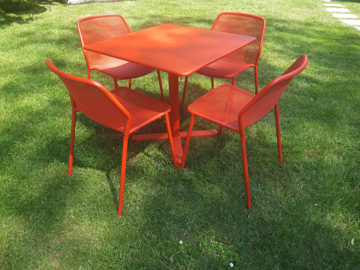 Set Darwin tafel 80x80 en Darwin chair x4