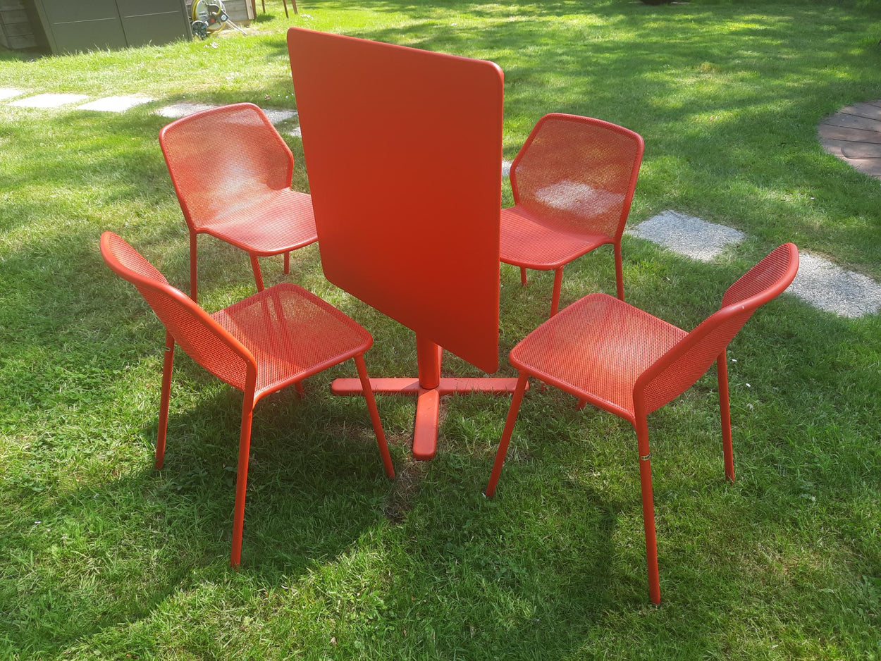 Set Darwin tafel 80x80 en Darwin chair x4