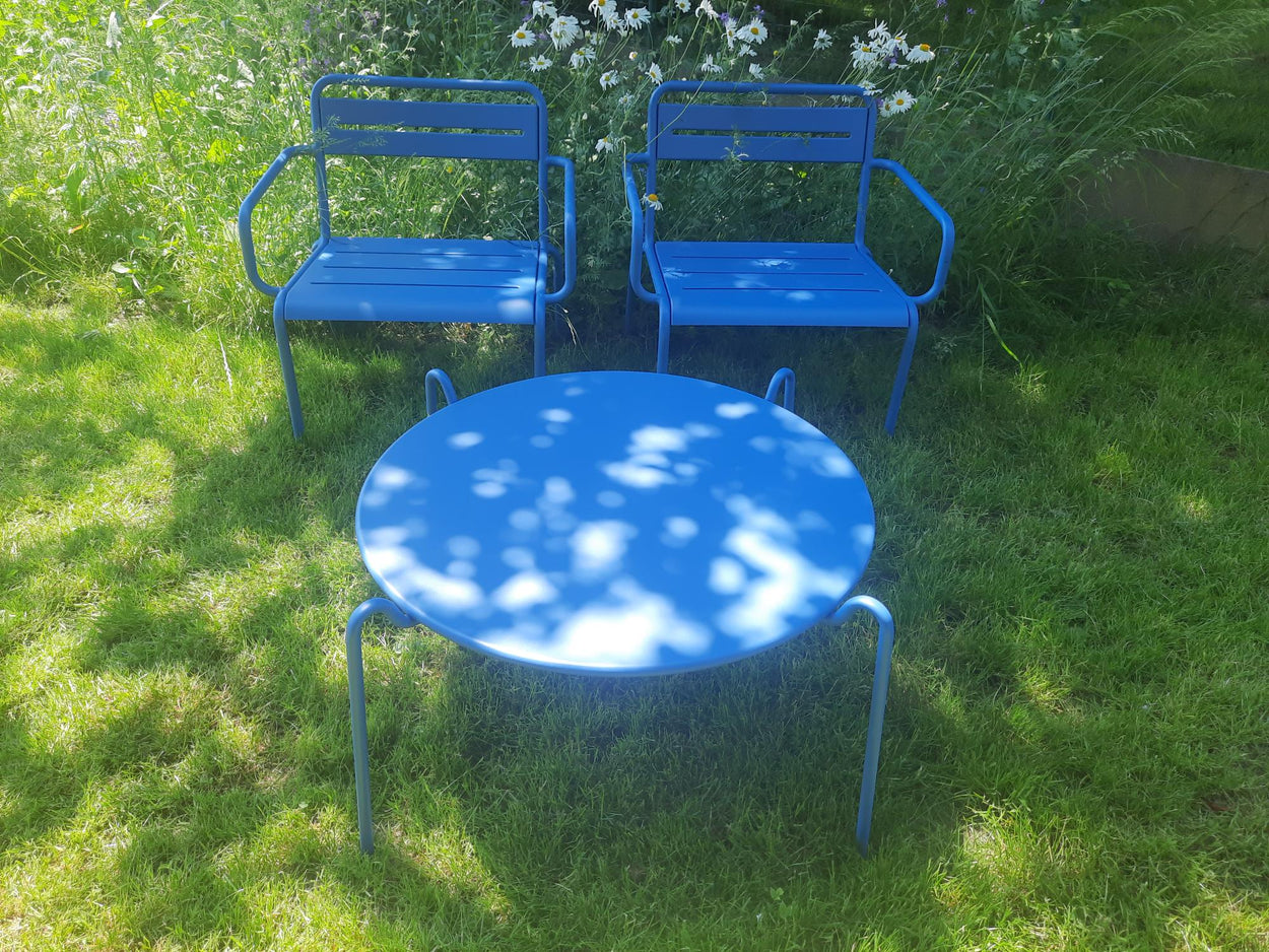 Set Star Lounge stoelen x2 en Rio R50 Ø80 cm Coffee Table
