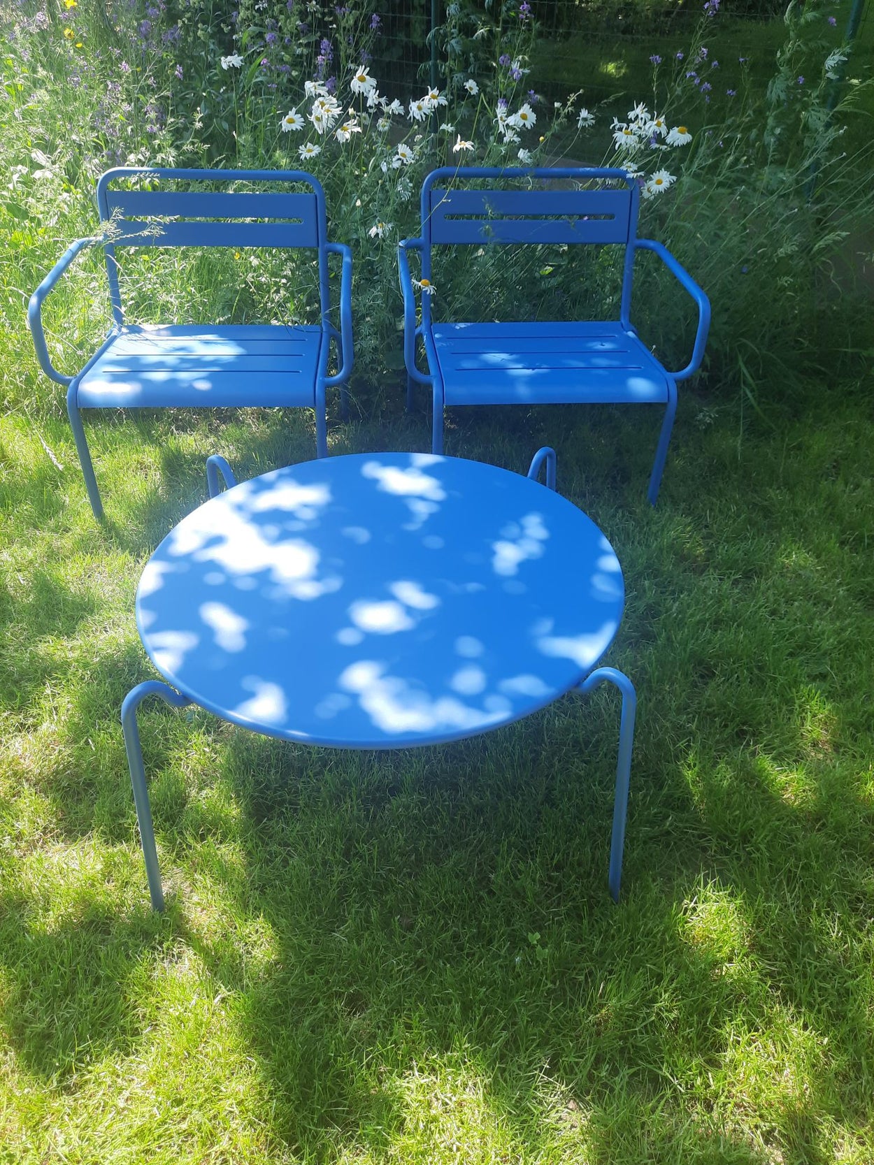 Set Star Lounge stoelen x2 en Rio R50 Ø80 cm Coffee Table