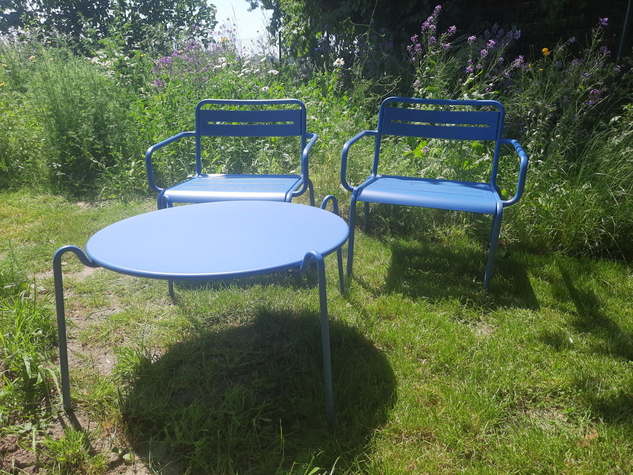 Set Star Lounge stoelen x2 en Rio R50 Ø80 cm Coffee Table