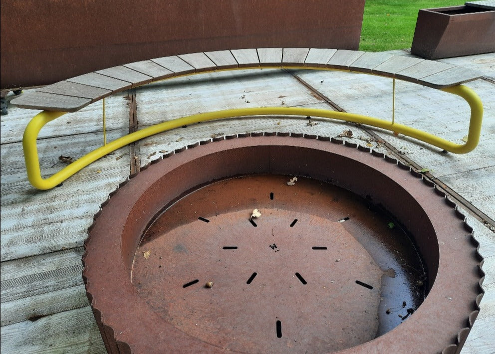 The Circle Bow/ Bank