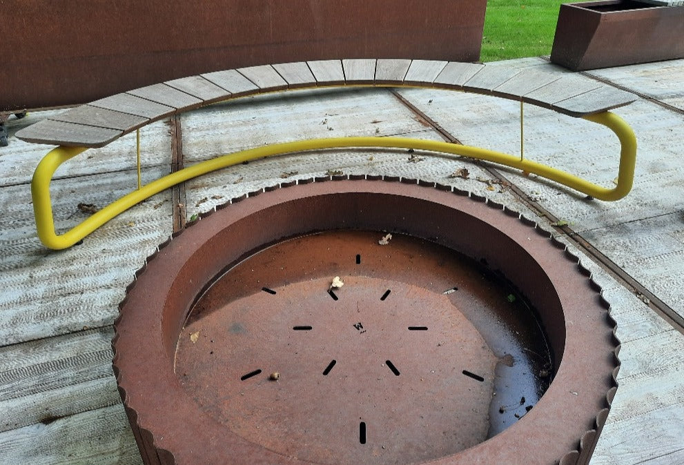 The Circle Bow/ Bank