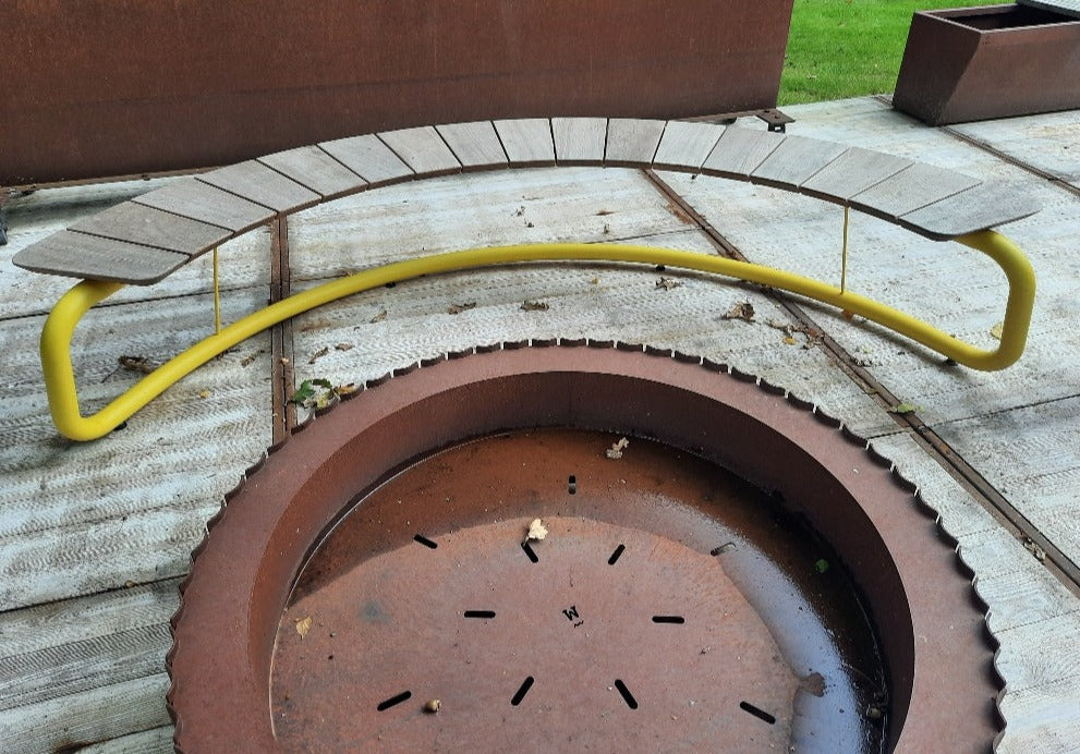 The Circle Bow/ Bank