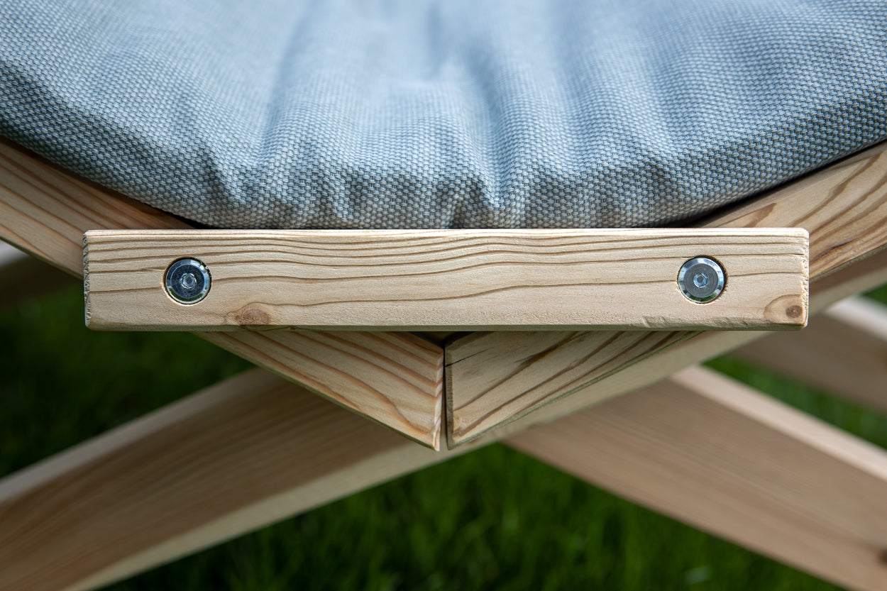 Woodlounger en kussen