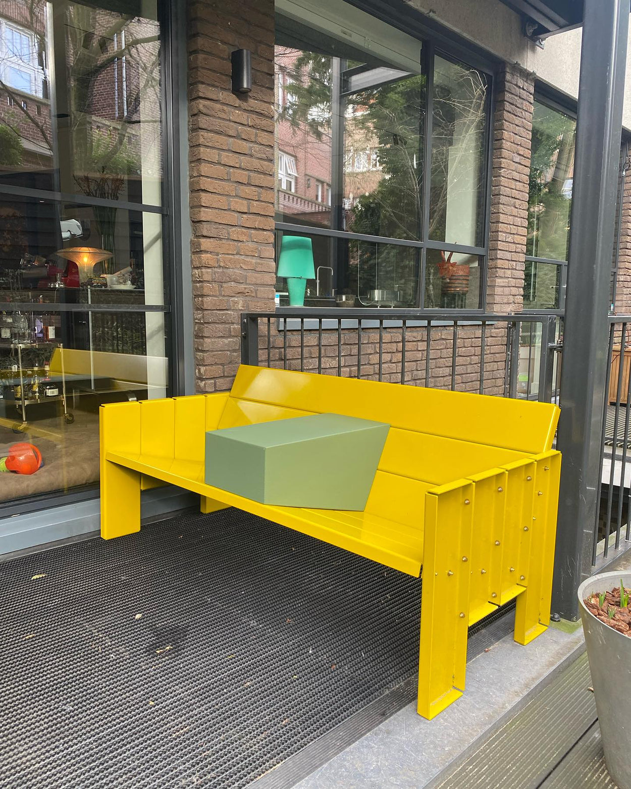 Lounge chair