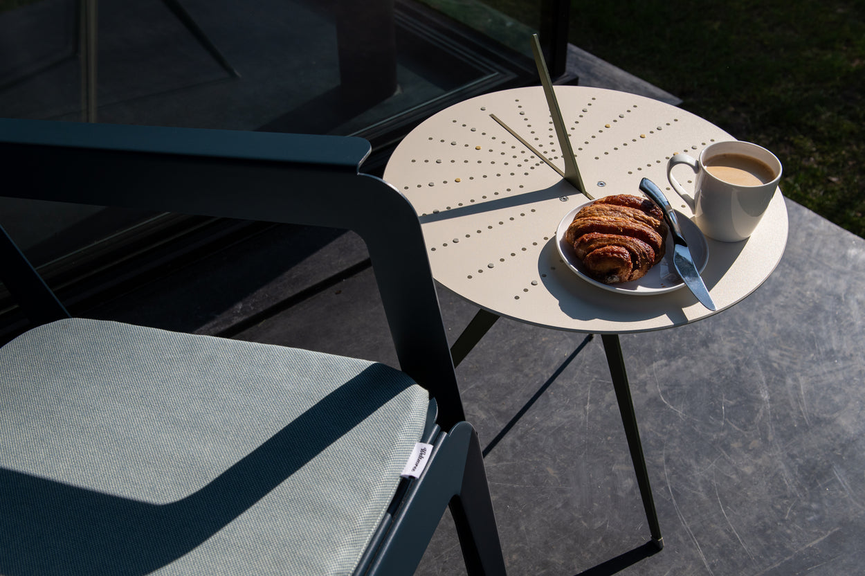 Sundial Table - Zandgeel
