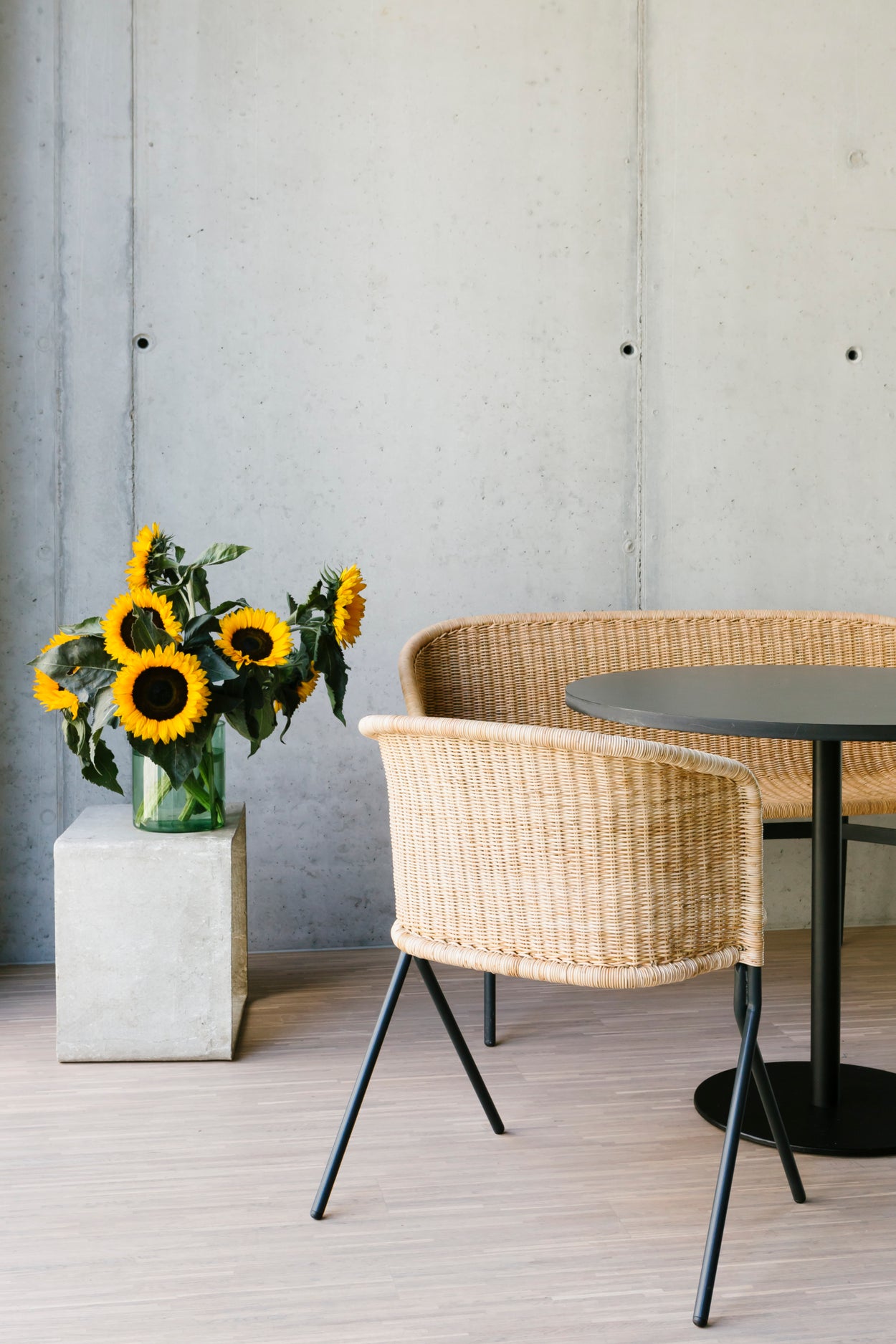 Kaki armchair