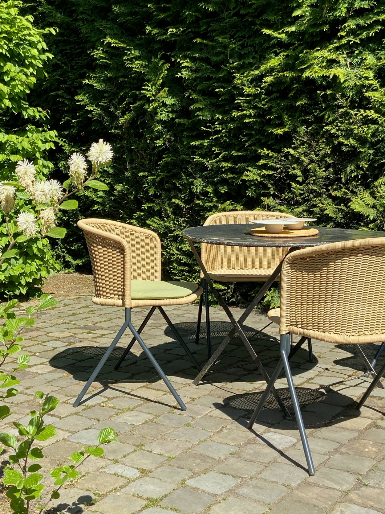 Kaki armchair