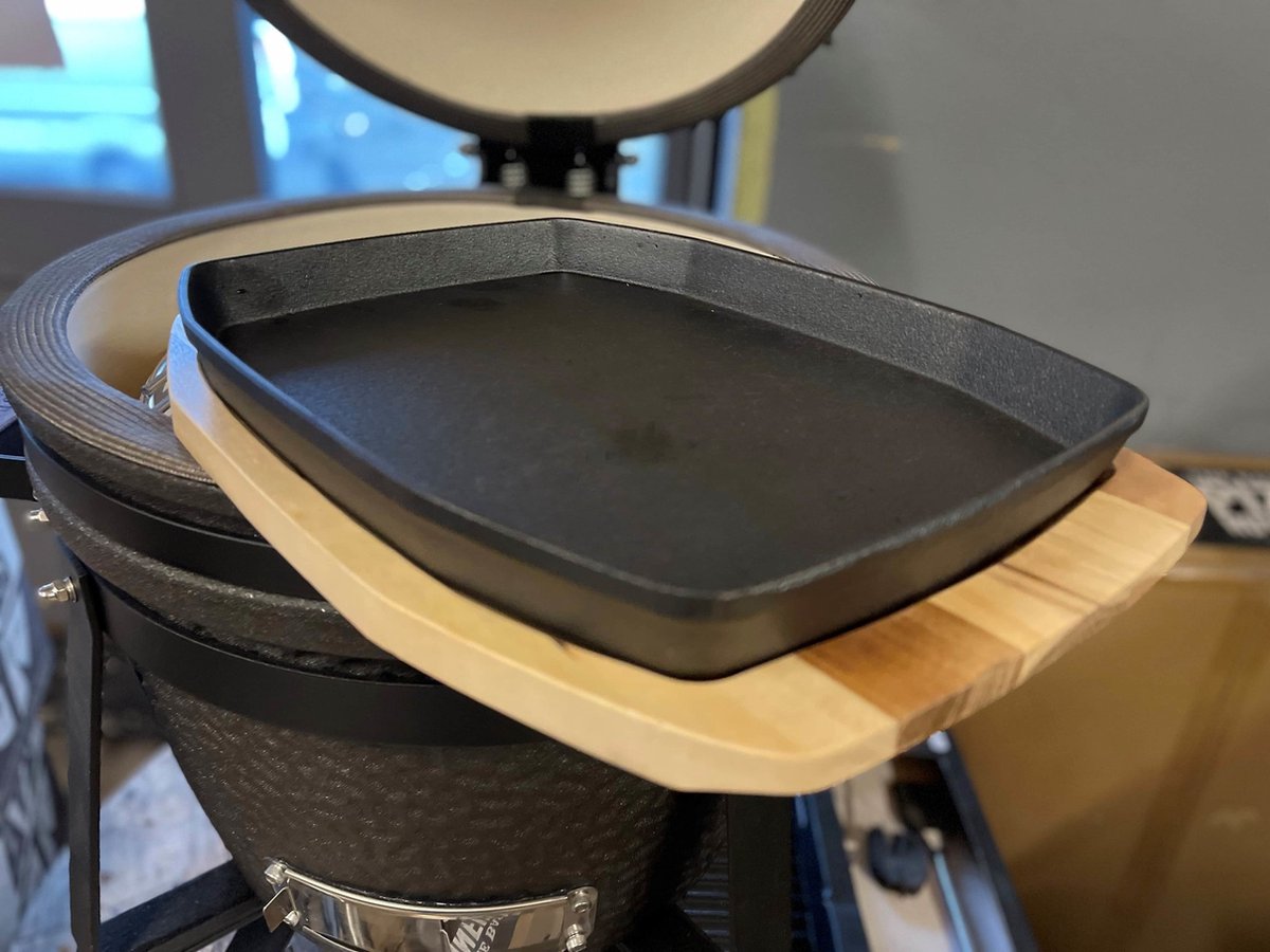 Cast Iron Sizzling Plate & Holder - 2 sizes