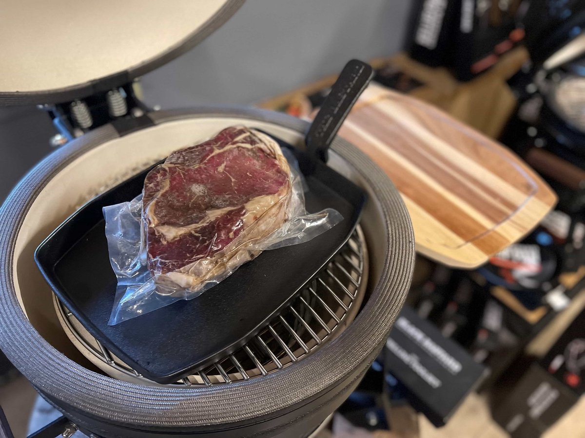 Cast Iron Sizzling Plate & Holder - 2 sizes