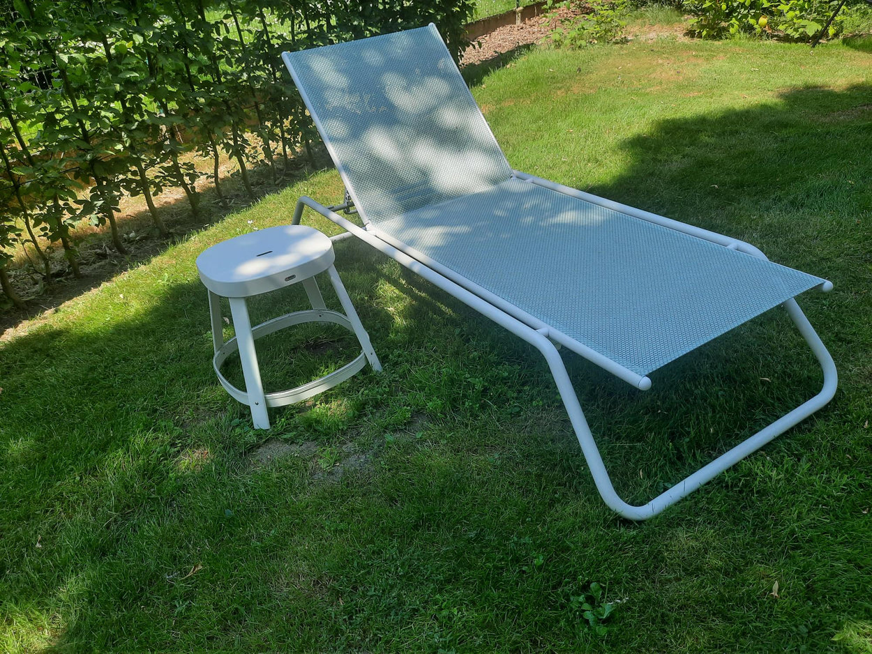 Snooze stackable Sunbed