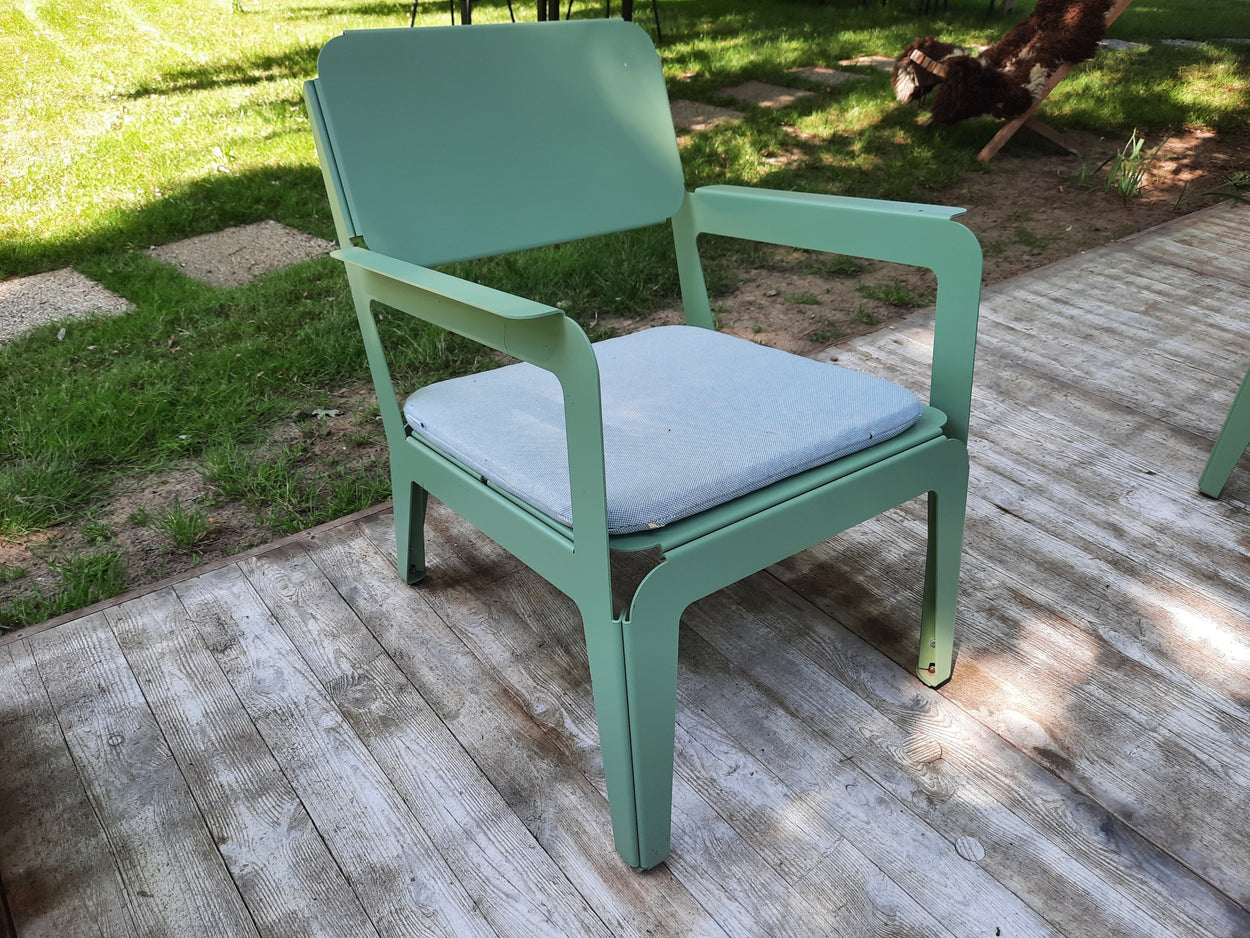 Bended Lounger Pale green + kussen