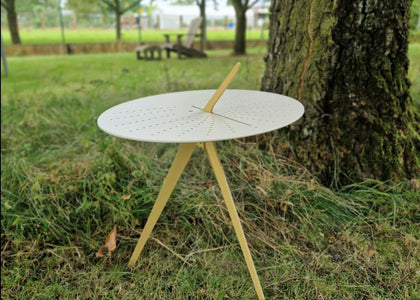 Sundial Table - Zandgeel