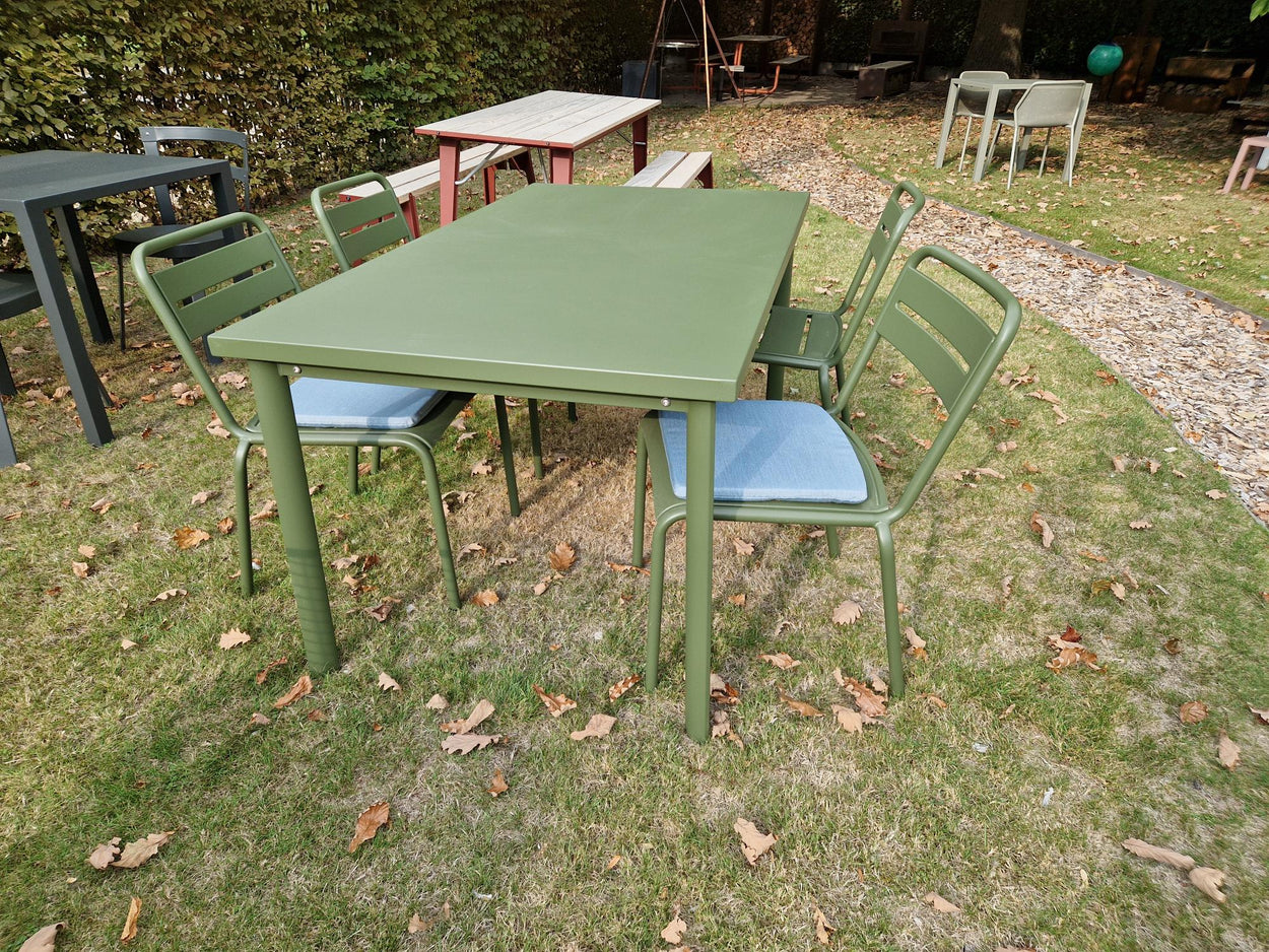 Set Star tafel 160x90 + Star chair x4 - Militairy green inclusief kussens
