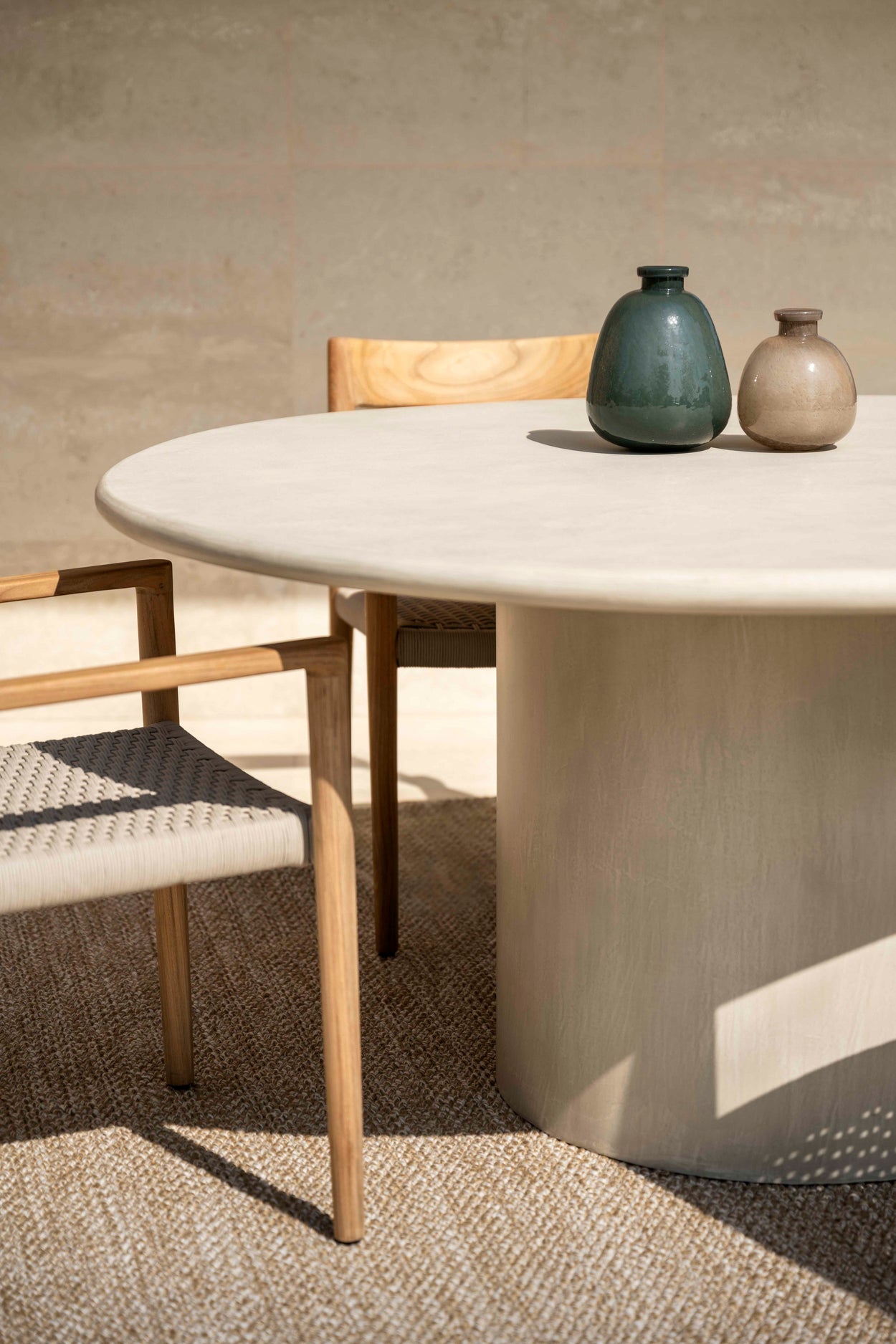 Como - Organic dining table Ø160