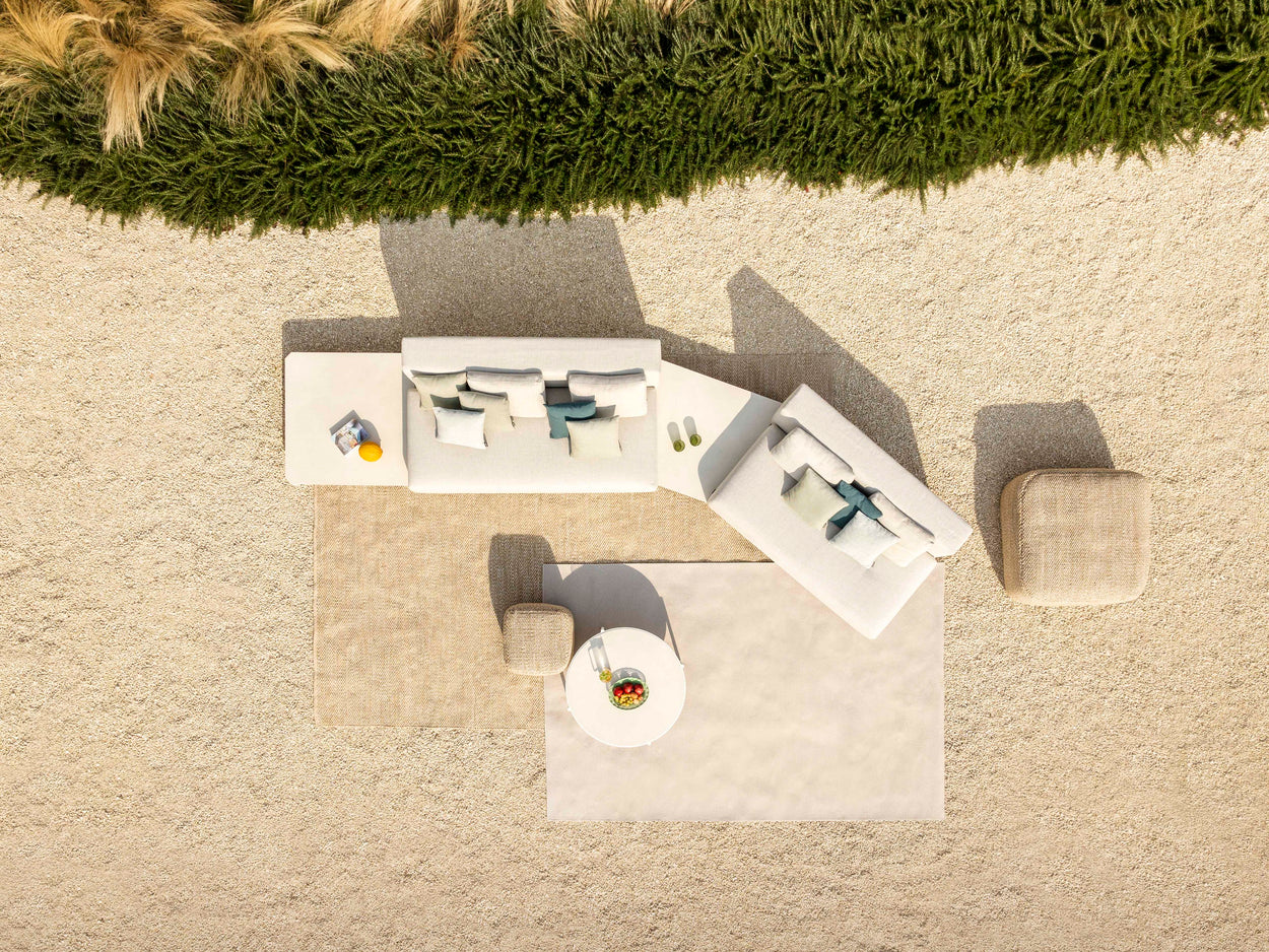 Mauroo - Long sofa with table en arm - White