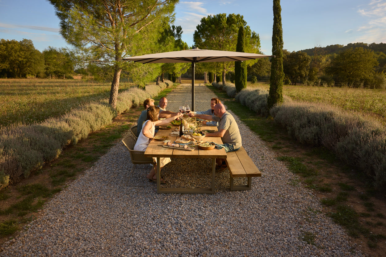 Nature - Dining table - 3 sizes - 2 colours