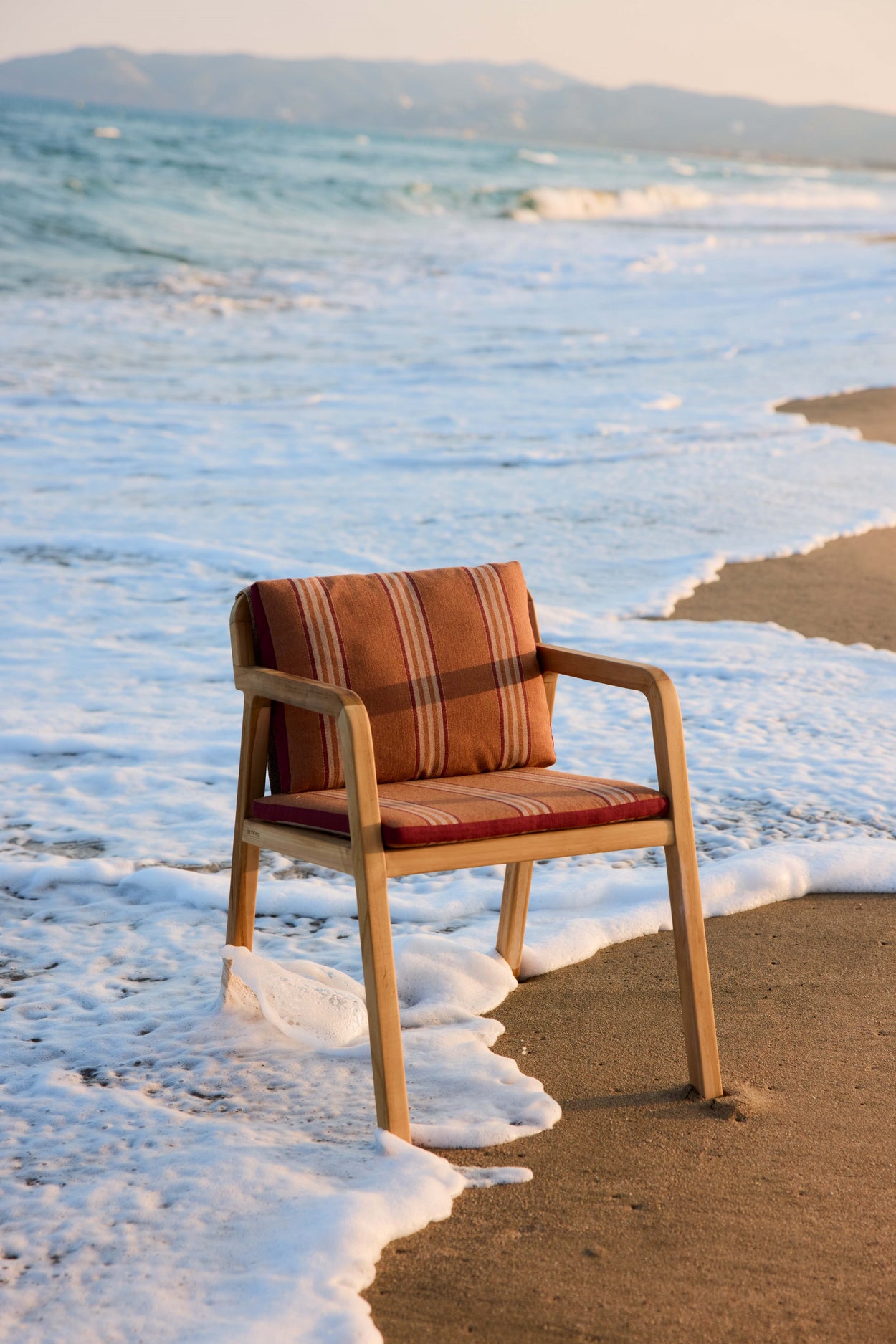 Kaia - Dining armchair