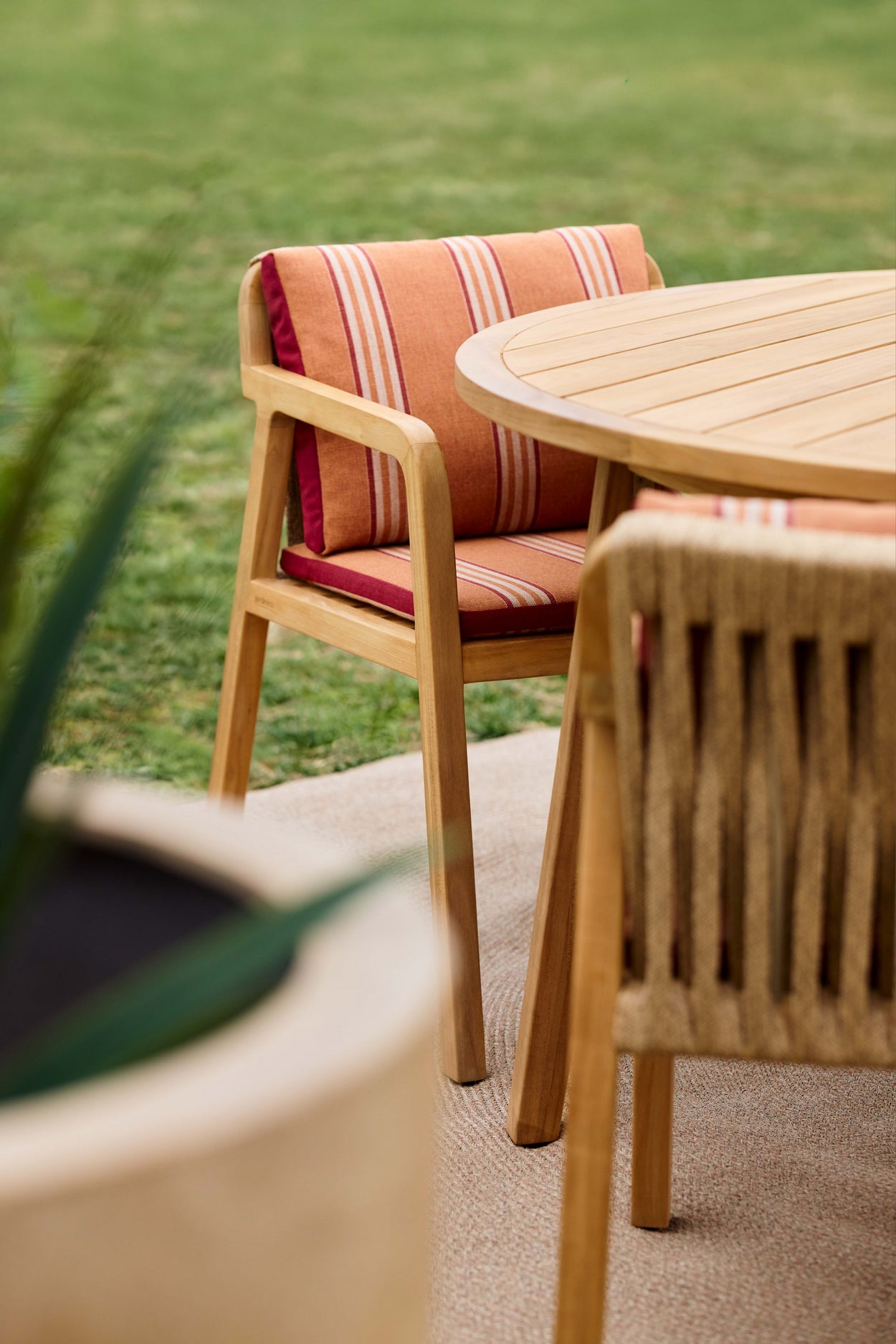 Kaia - Dining armchair