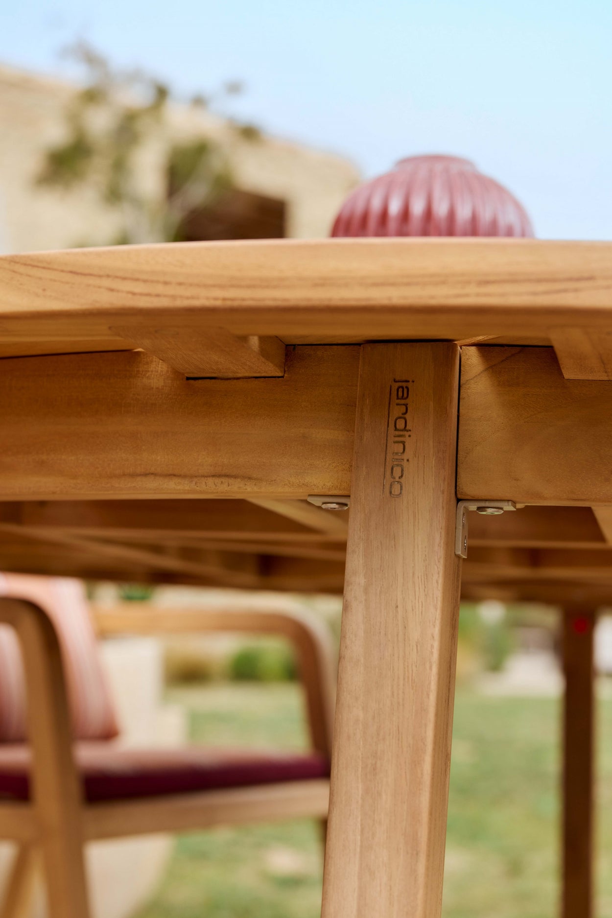 Kaia - Dining table