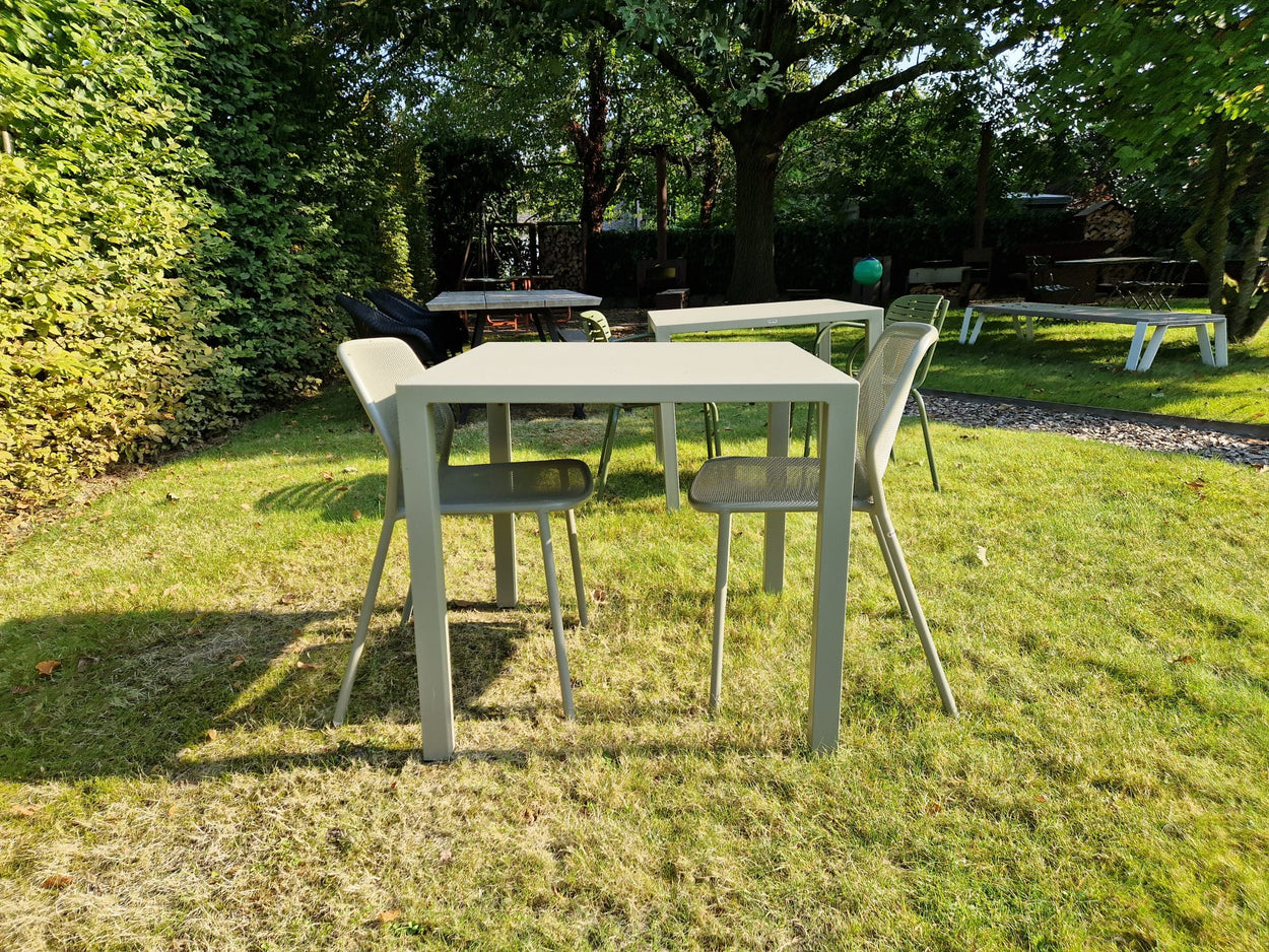 Set Nova tafel 80x80 + Darwin chair x2 - Grey green