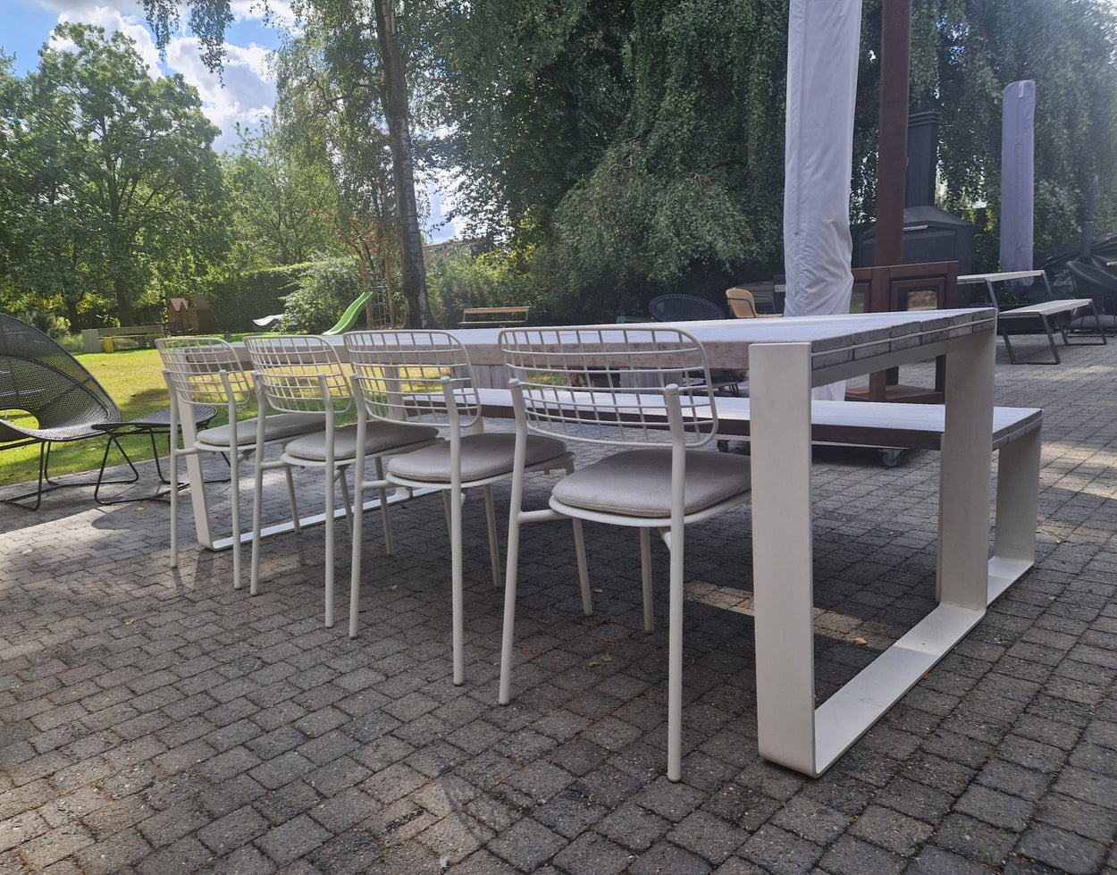 Set Str'8 Table 240cm + Str'8 Three bench + 4x Lyze chair aluminium / 4x kussen Lyze