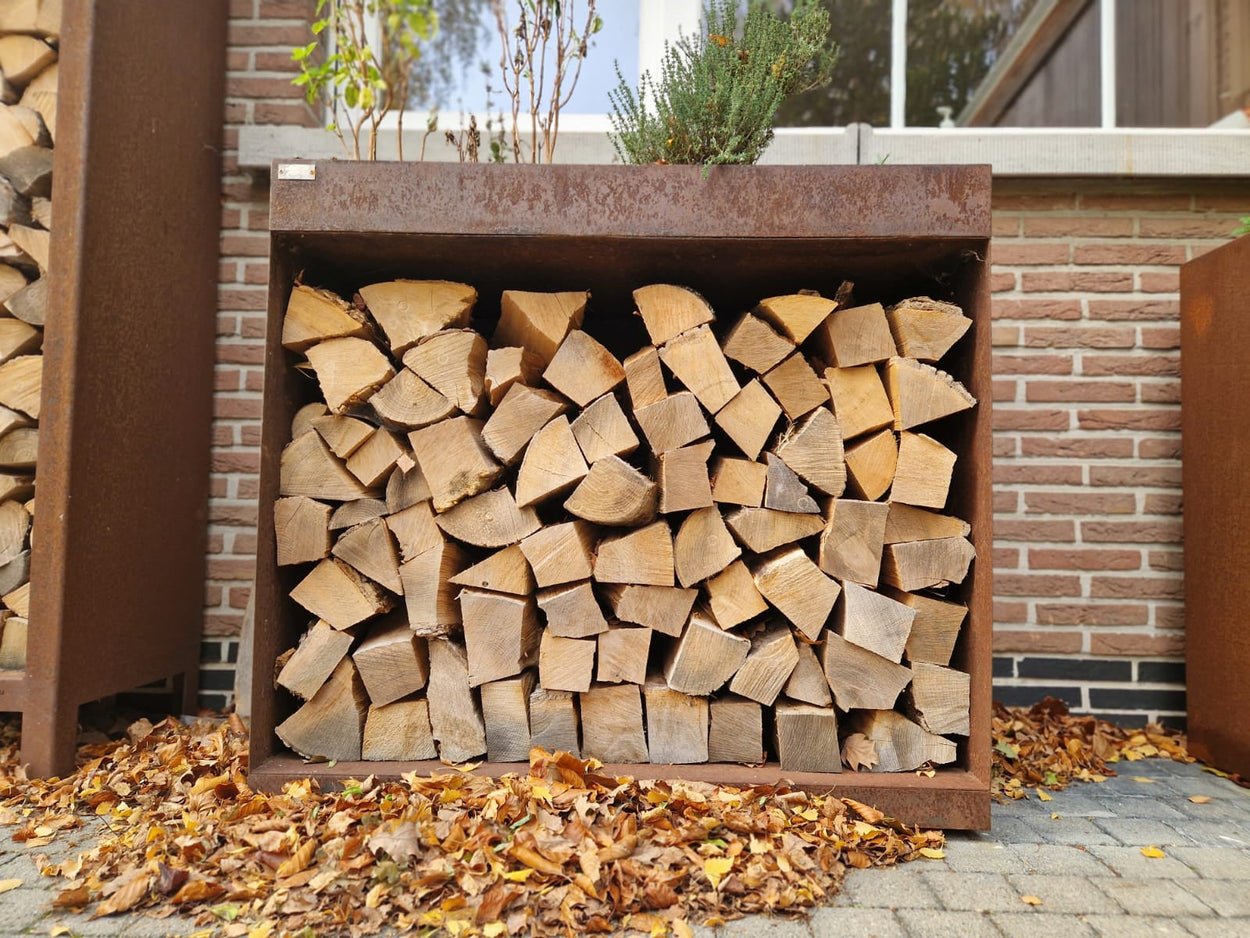 Houtstapelaar cortenstaal, met kruidentuin