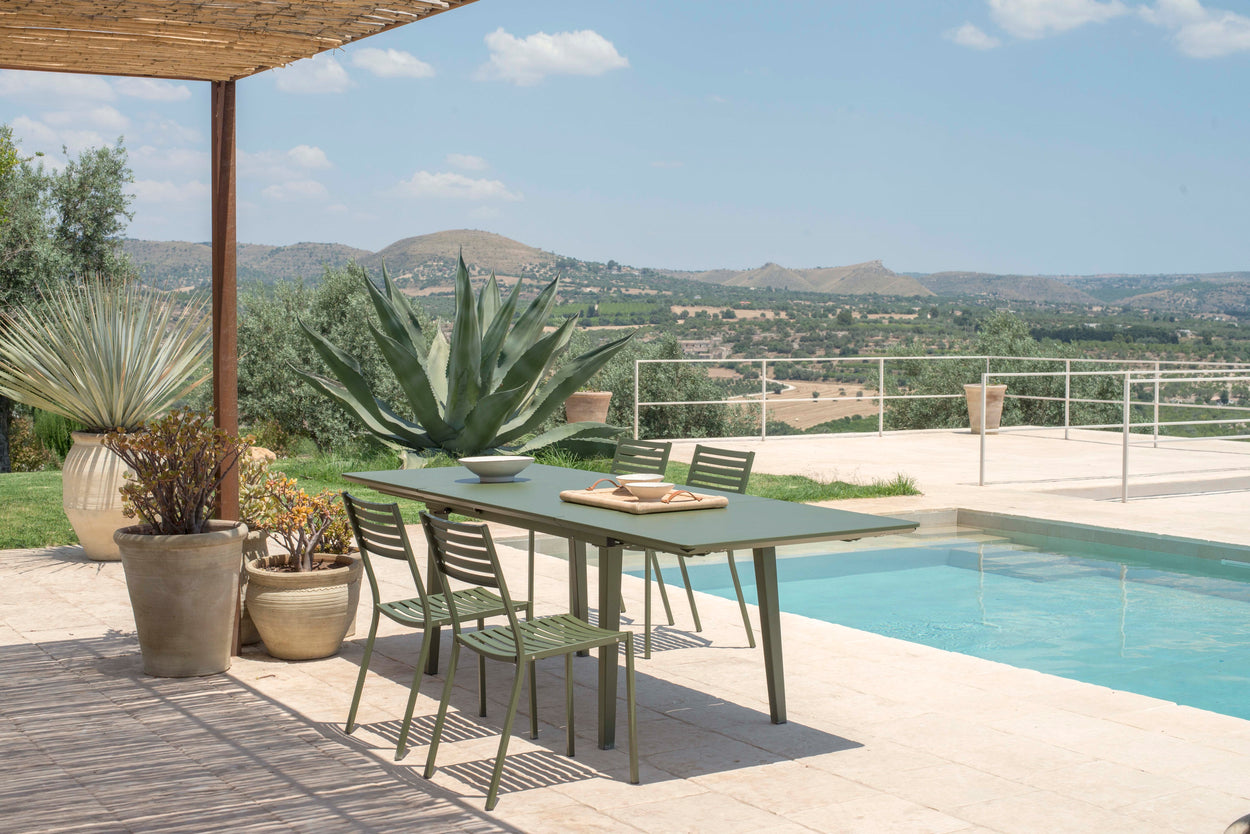 Set Plus4 tafel 220+110 + Apero armchair x8 - Grey green / Curry yellow