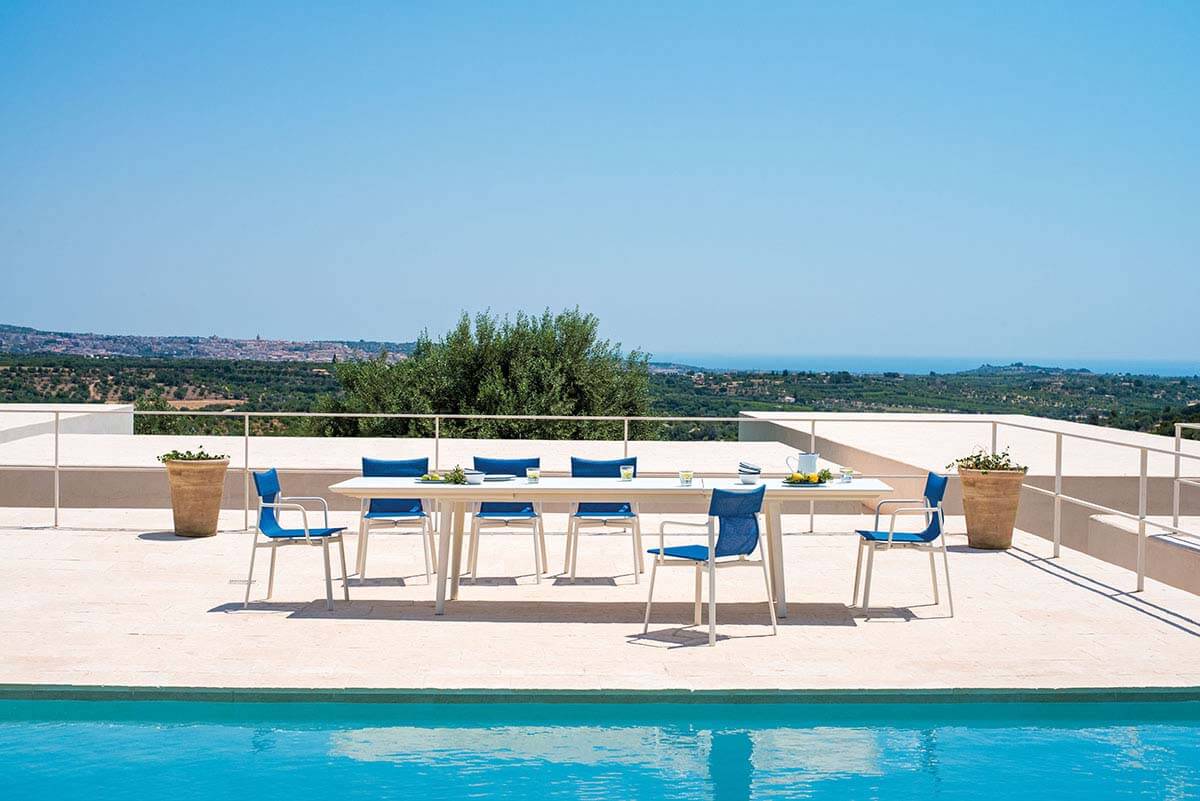 Plus4 tafel 220x110 verlengbaar+110