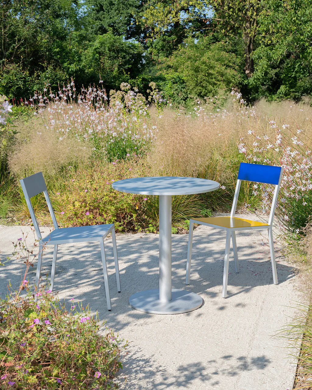 Round table S - by Muller Van Severen