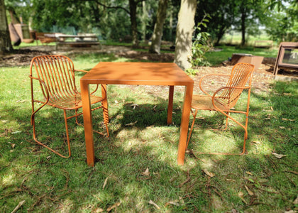 Set Nova tafel 80x80 + Riviera Armchair x2 - Maple red