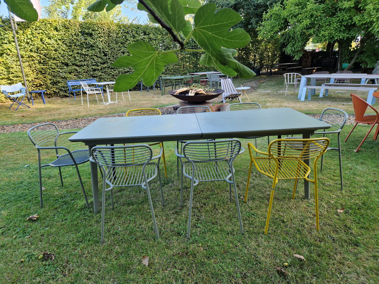 Set Plus4 tafel 220+110 + Apero armchair x8 - Grey green / Curry yellow