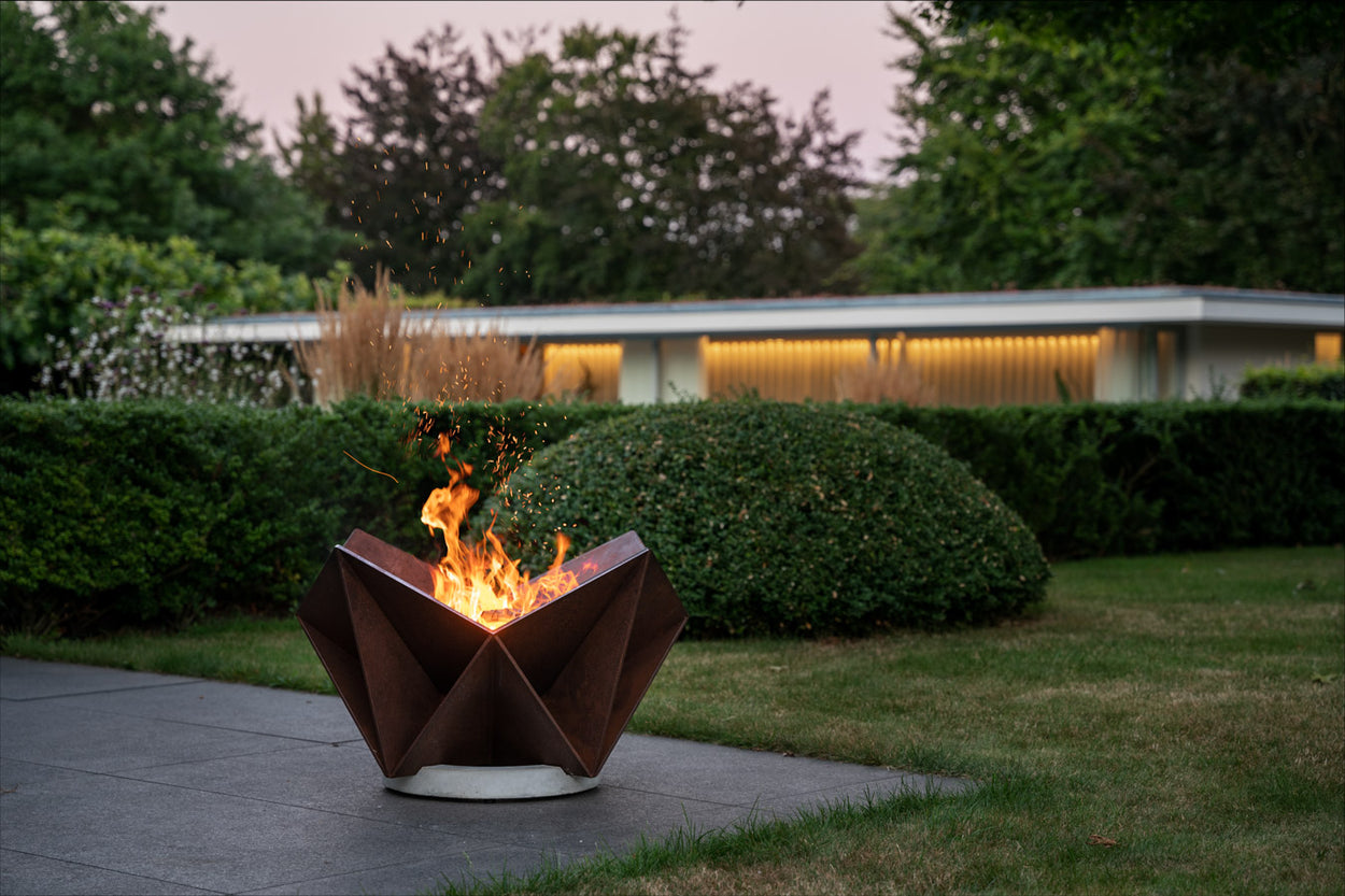 Lotus firepit