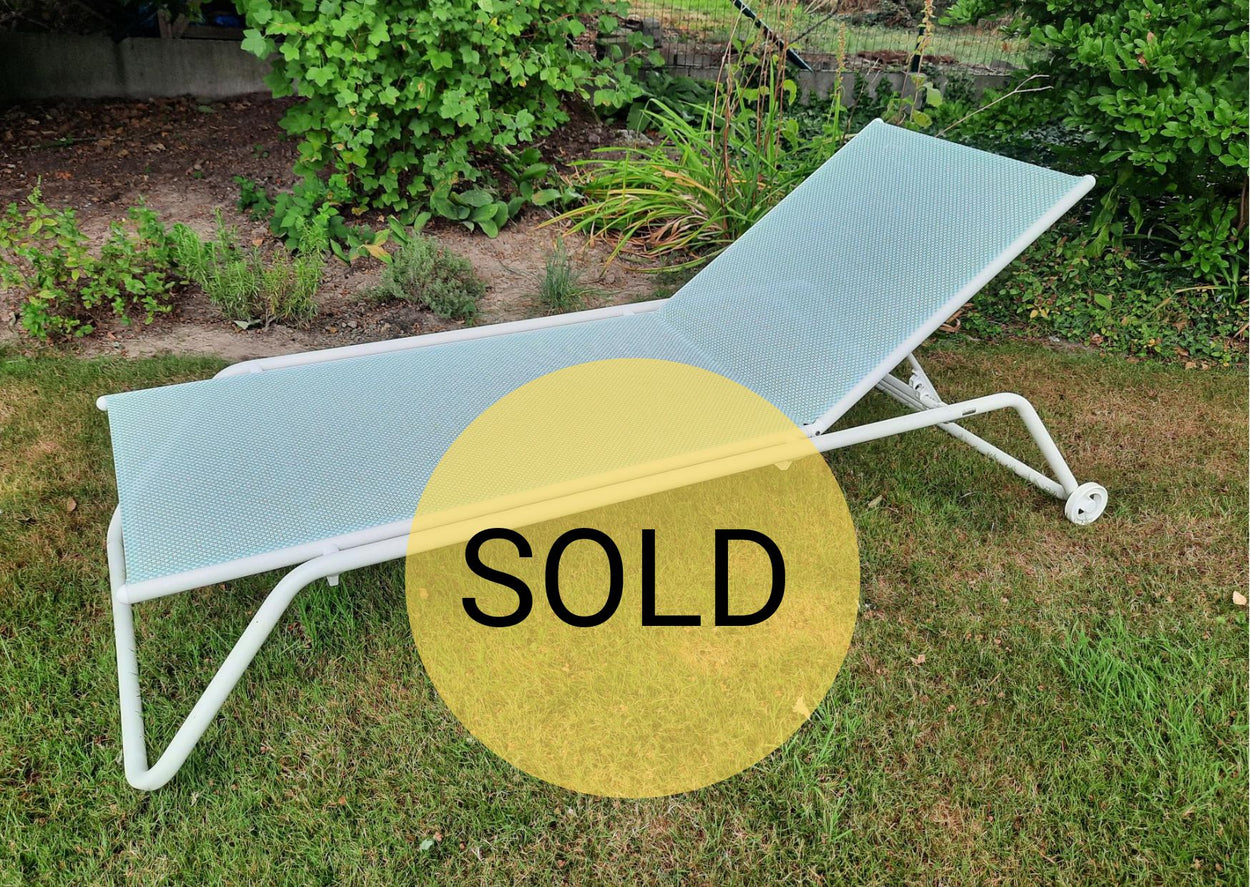 Snooze Stackable Sunbed