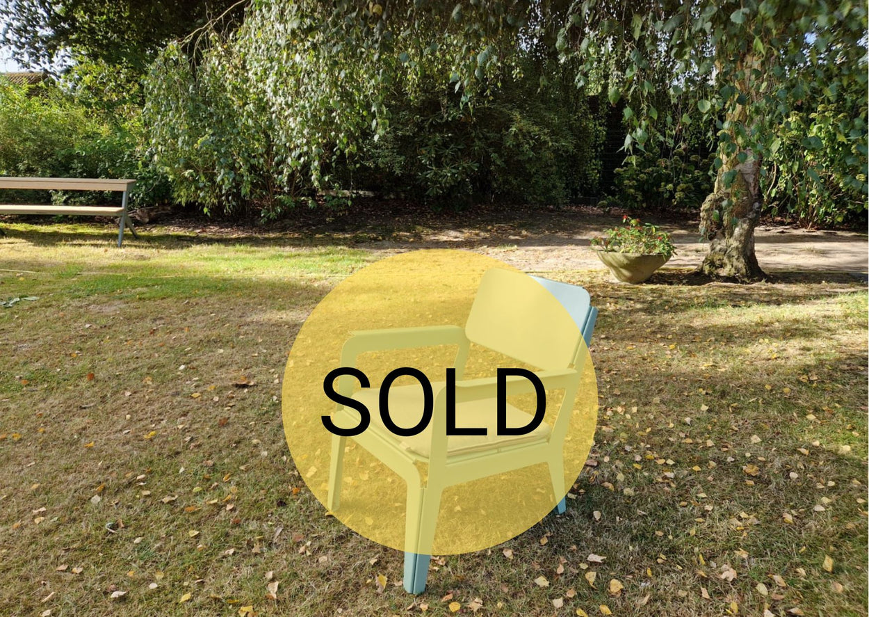 Bended Lounger Pale green + kussen