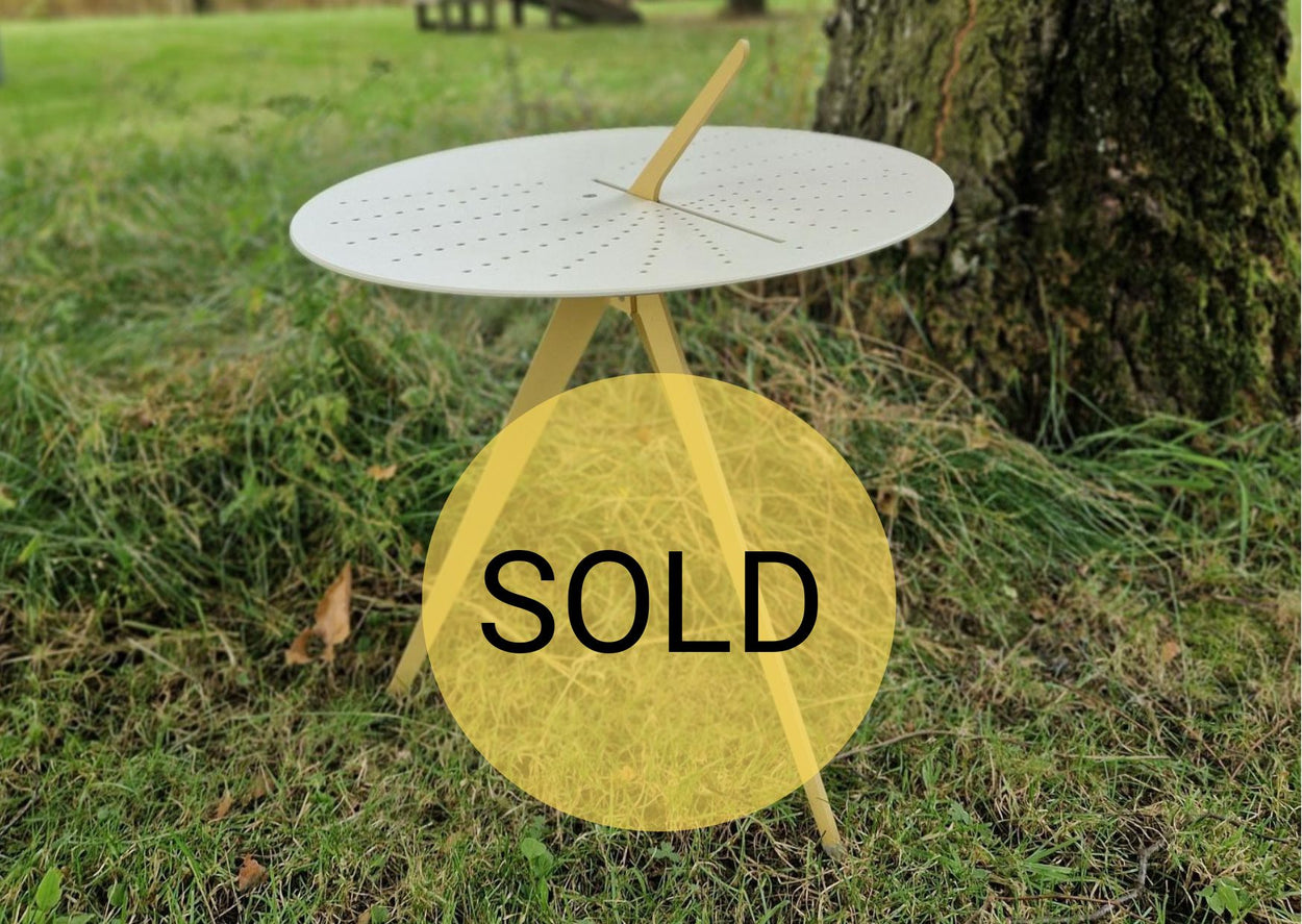 Sundial Table - Zandgeel