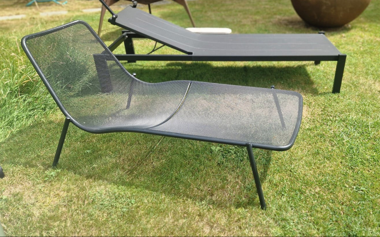 Round Stackable sunbed - Black