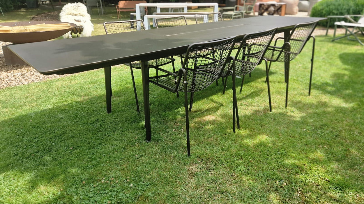 Set Plus4 tafel 220+110 + Rio R50 chair x2 + Rio R50 armchair x4