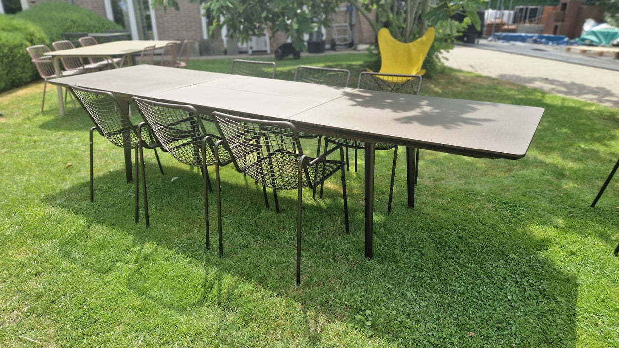 Set Plus4 tafel 220+110 + Rio R50 chair x2 + Rio R50 armchair x4
