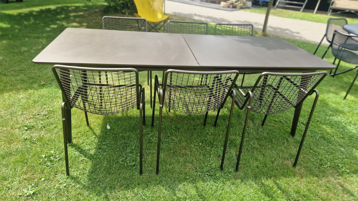 Set Plus4 tafel 220+110 + Rio R50 chair x2 + Rio R50 armchair x4