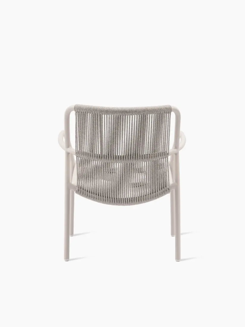 Sweep lounge chair