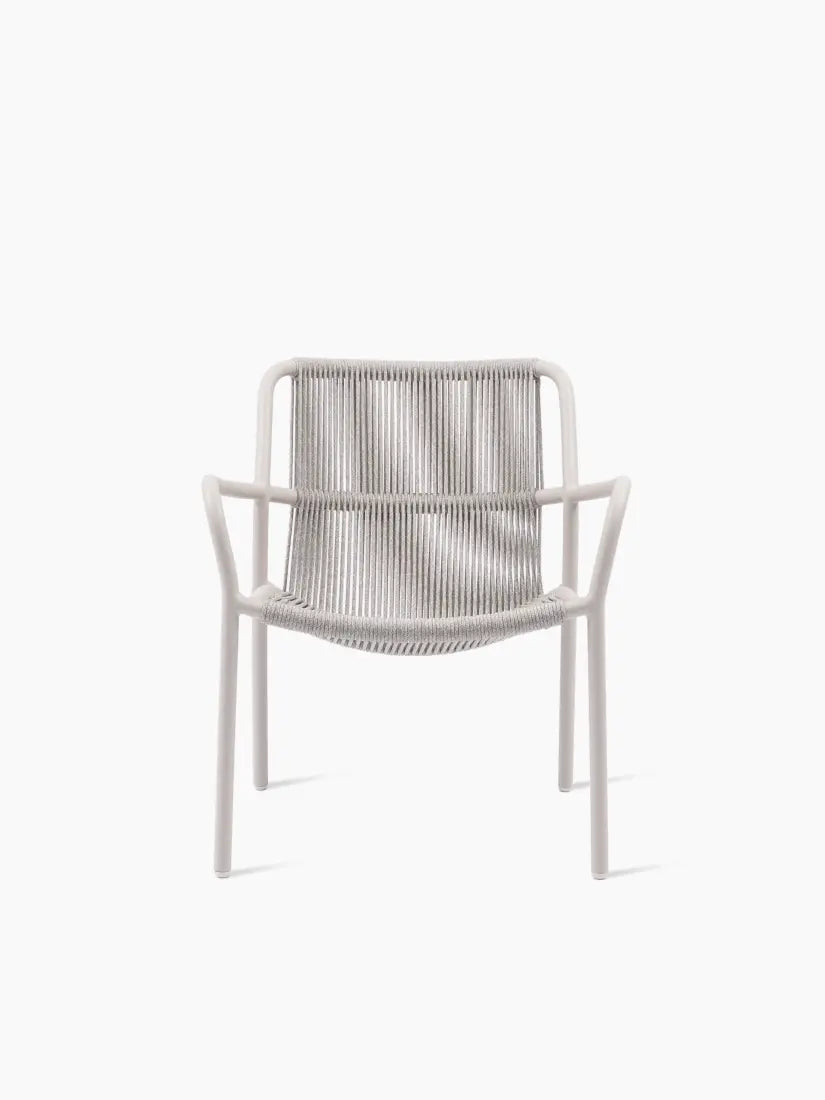 Sweep lounge chair