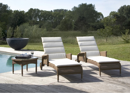 Dovile Sunlounger with arms