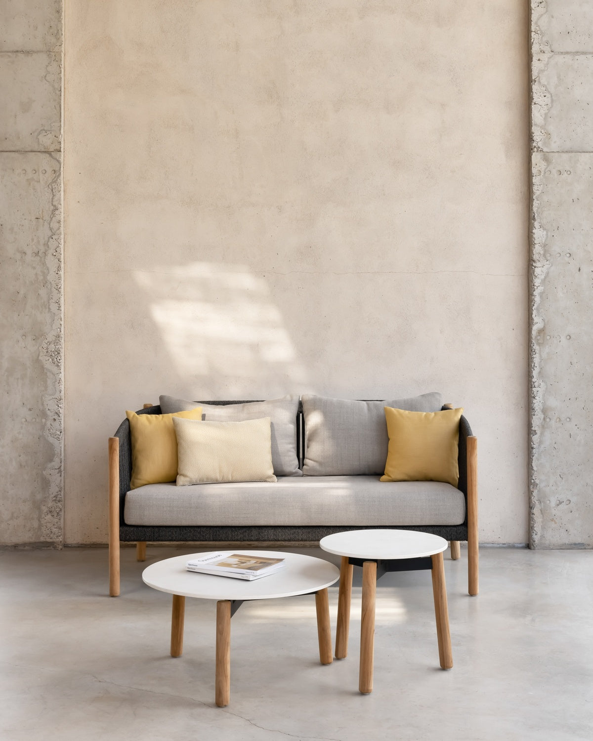 Lento Coffee table, Ø90